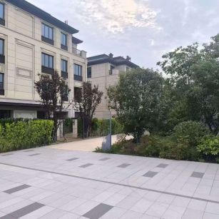 山西 芝麻白与芝麻白搭配铺装，尺寸1200*600