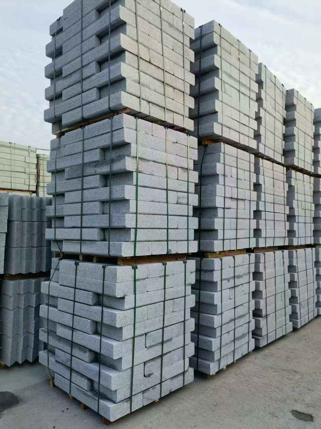 山西 路沿石（路侧石），颜色一致，尺寸标准