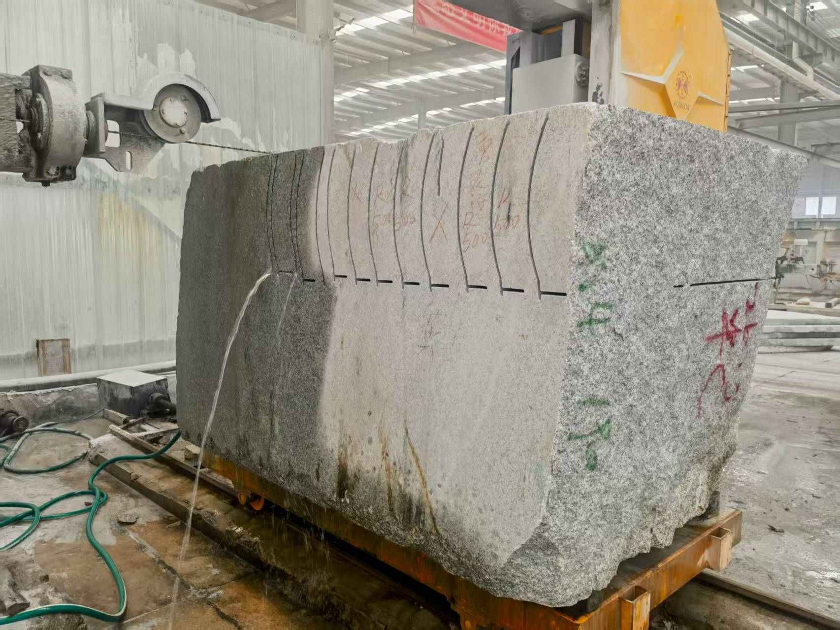 山西 602，大花芙蓉白，绳锯加工弧形路沿石