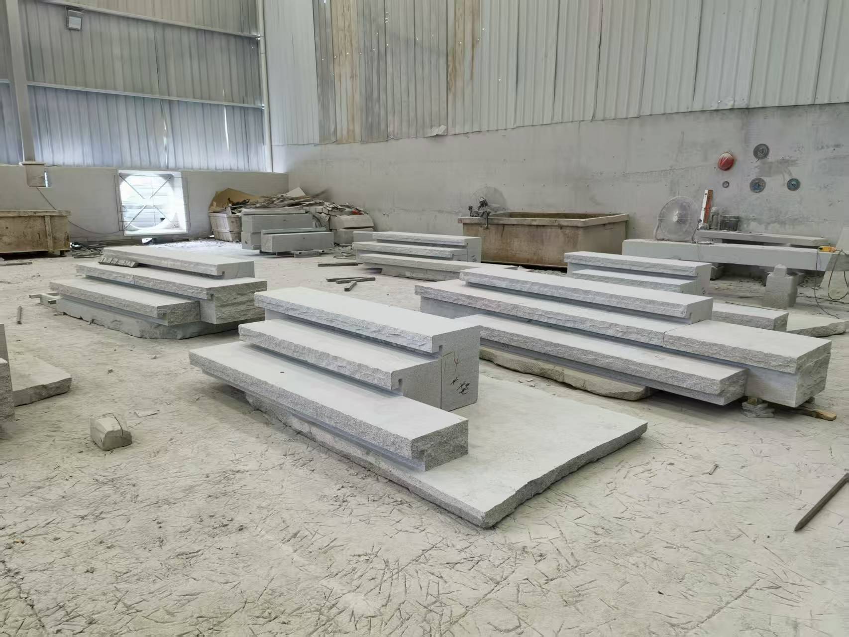 山西 整石台阶（大面火烧+侧面自然面），出货前厂内拼装