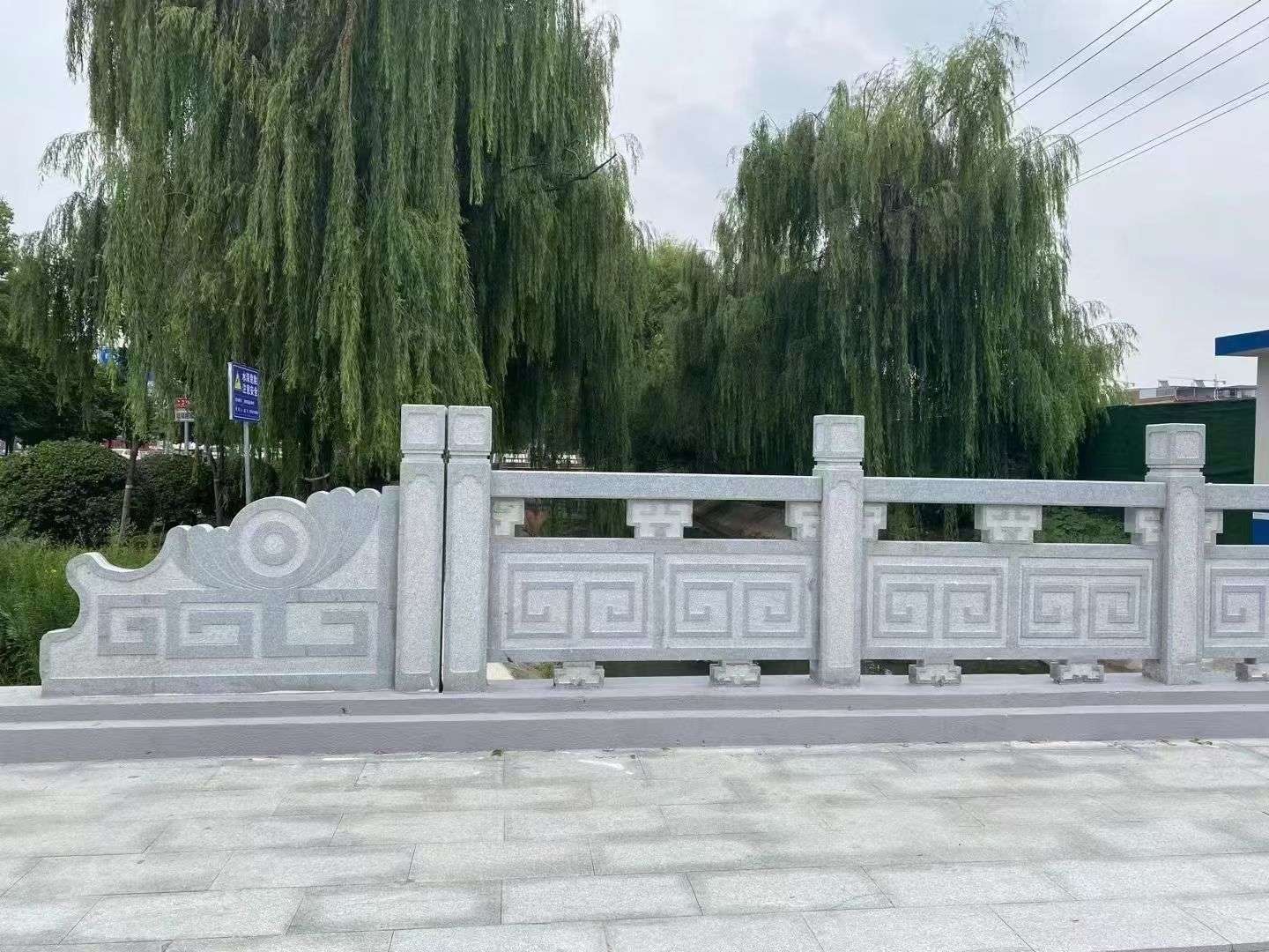 山西 芝麻灰桥栏杆、河道栏杆安装效果