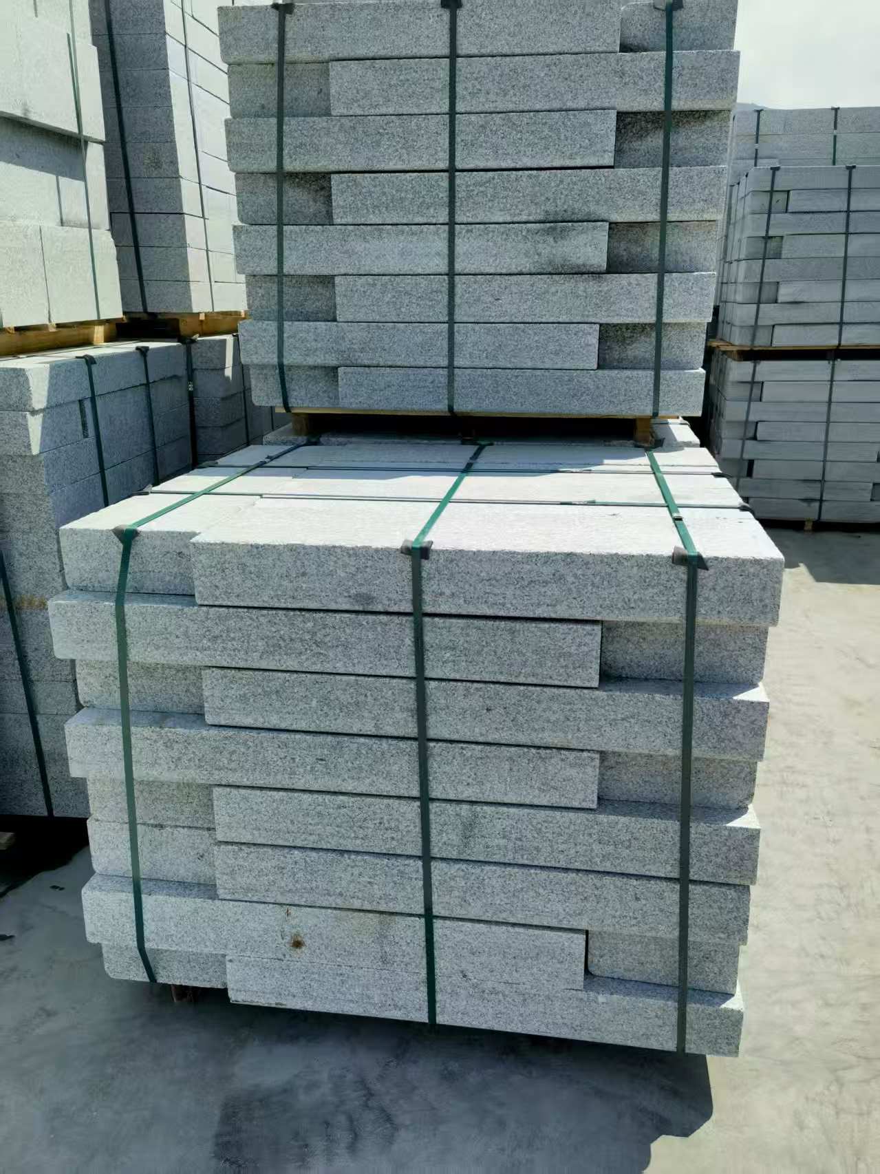 山西 芙蓉白花岗岩路沿石、平石尺寸标准，色泽均匀